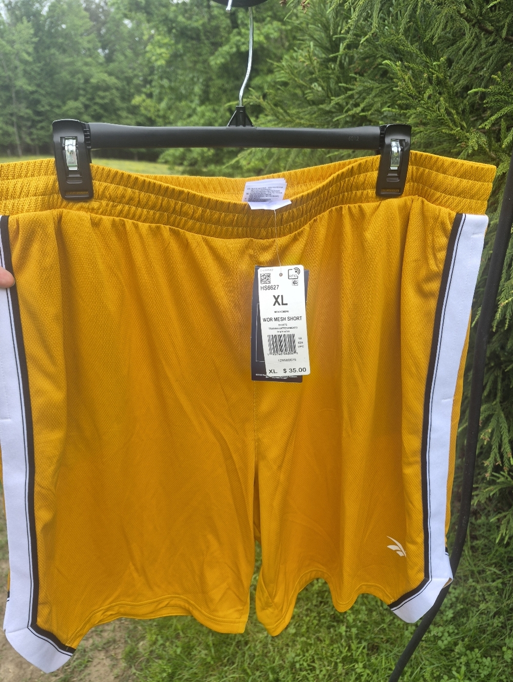 NWT REEBOK Men's Athletic Mesh Shorts in Gold with White Trim XL